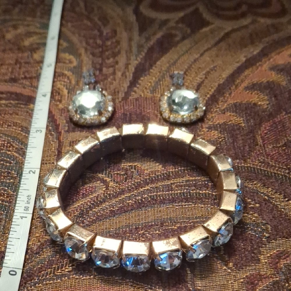 Elegant Gold and Silver Jewelry Set